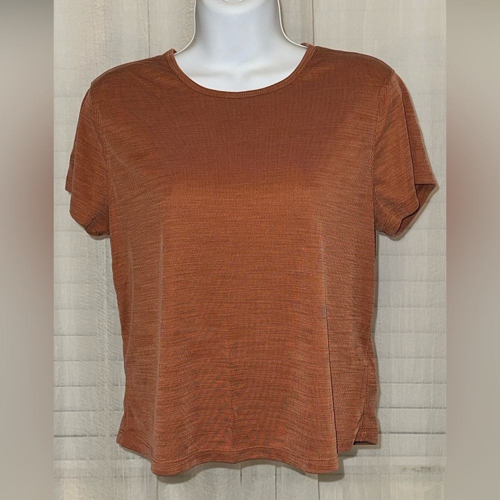 Women’s Athleta Ribbed Tee - Size Small